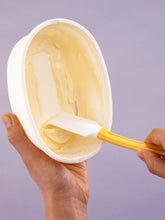 Charger l'image dans la galerie, Éplucheur de cuisine multifonctionnel avec manche en résine ABS et tête en silicone pour racler, étaler et ouvrir des boîtes.