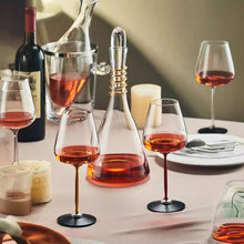 Charger l'image dans la galerie, Verre à vin rotatif en cristal au design diamant pour une aération naturelle et une dégustation moderne élégante