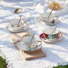 Charger l'image dans la galerie, Tasse en céramique de Noël Ins avec soucoupe et cuillère en porcelaine, design festif coloré et résistance haute température