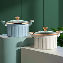 Charger l'image dans la galerie, Batterie de cuisine Supercocote en fer fin avec technologie micro-pression pour une cuisson rapide et efficace, intérieur antiadhésif de qualité supérieure, polyvalente et sécurisée.